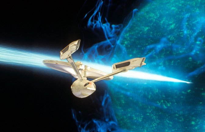 Mit Warp schneller als Licht? Im „Star-Trek“-Universum ist das  kein Problem (hier eine Szene aus dem „Star Trek V: Final Frontier“ aus dem Jahr  1989).<span class='image-autor'>Foto: Imago/Everett Collection</span>