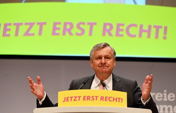 FDP-Spitzekandidat Hans-Ulrich Rülke vor dem Slogan für die Landesvertreterversammlung.<span class='image-autor'>Foto: Uli Deck/dpa</span>