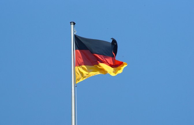 Am Samstag, dem 9. Mai 2026, wehen wieder die Flaggen an öffentlichen Gebäuden. Aber was ist der Grund? Alles Wichtige dazu hier.<span class='image-autor'>Foto: Tohuwabohu 1976 / Shutterstock.com</span>