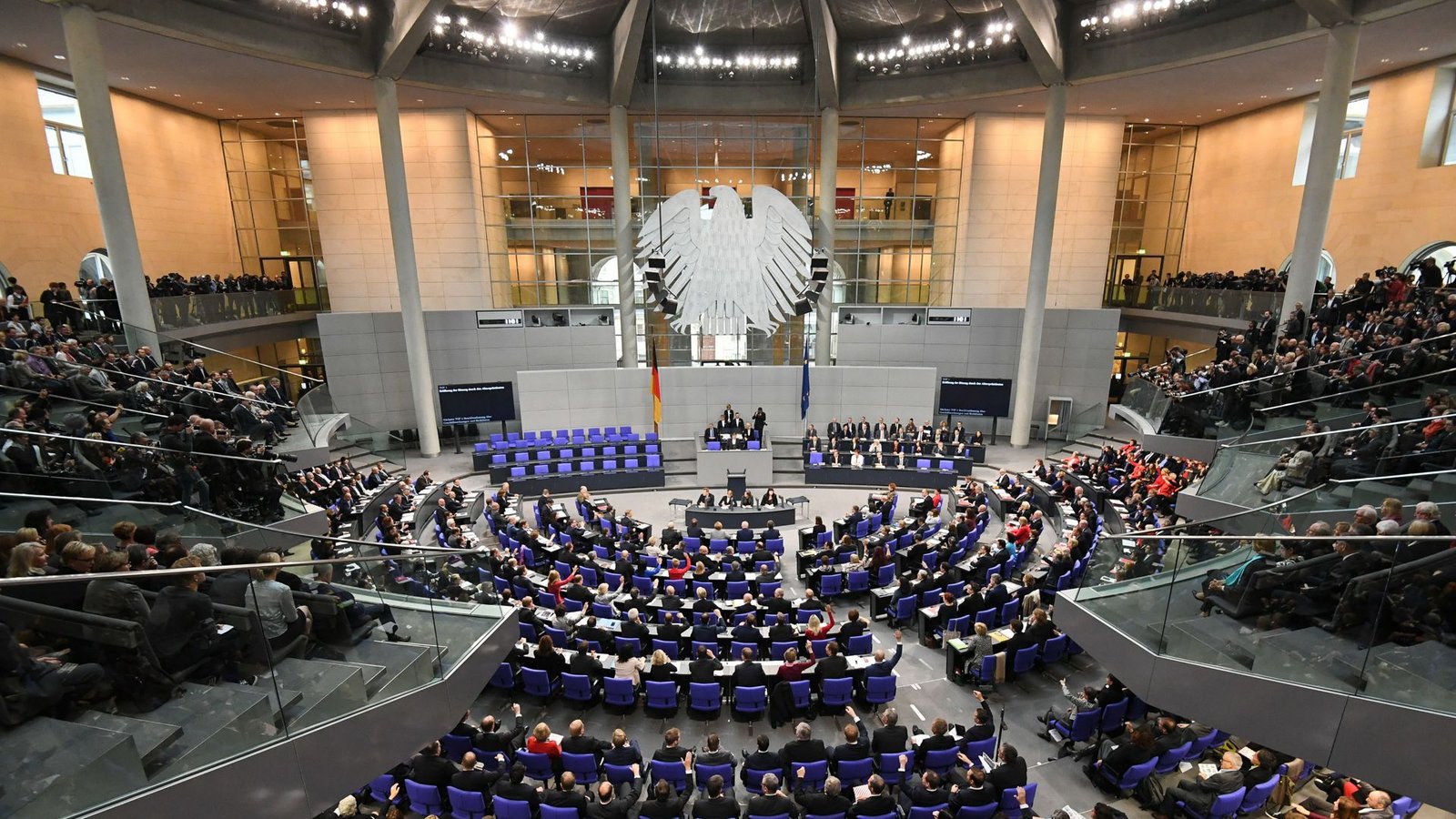 Der Bundestag soll kleiner werden. Das Verfassungsgericht muss klären, ob der Weg der Ampel mit dem Grundgesetz vereinbar ist.Foto: dpa/Ralf Hirschberger Der Bundestag soll kleiner werden. Das Verfassungsgericht muss klären, ob der Weg der Ampel mit dem Grundgesetz vereinbar ist.Foto: dpa/Ralf Hirschberger