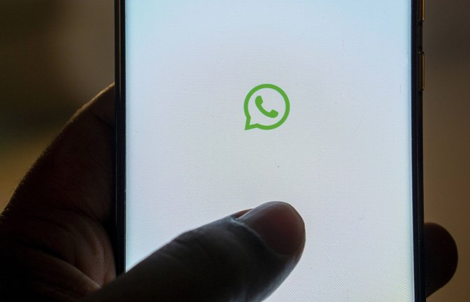 WhatsApp ist für viele ein täglicher Begleiter auf dem Handy.<span class='image-autor'>Foto: IMAGO/imagebroker</span>