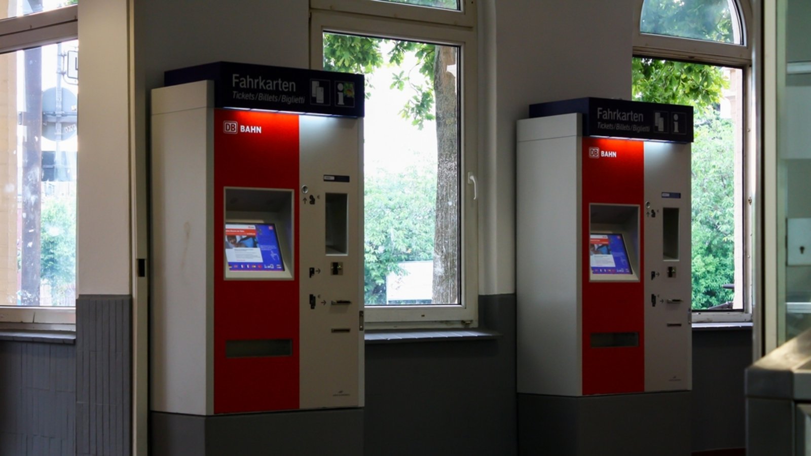 Ticketautomaten der Deutschen Bahn.Foto: Luthfi Syahwal / shutterstock.com Ticketautomaten der Deutschen Bahn.Foto: Luthfi Syahwal / shutterstock.com