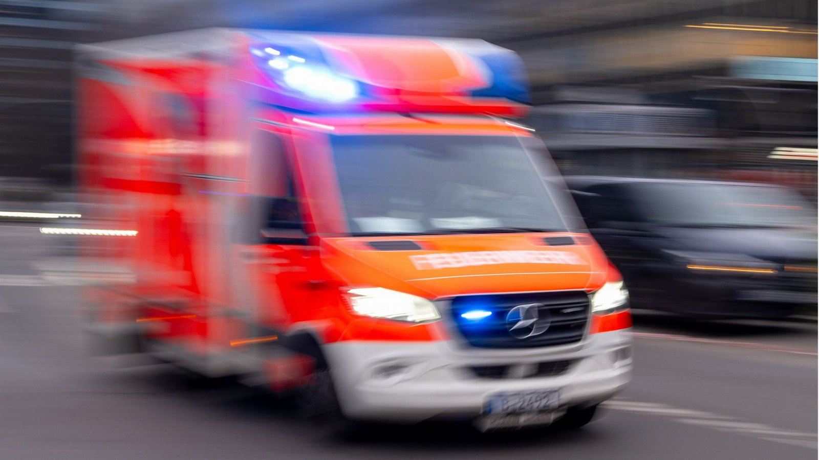 Die Verletzten wurden in Krankenhäuser gebracht. (Symbolbild)Foto: dpa/Monika Skolimowska Die Verletzten wurden in Krankenhäuser gebracht. (Symbolbild)Foto: dpa/Monika Skolimowska
