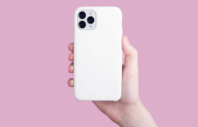 In diesem Artikel erfahren Sie, wie Sie Handy-Silikonhüllen richtig reinigen. 7 hilfreiche Tipps für verschmutzte und vergilbte Silikonhüllen.<span class='image-autor'>Foto: Iso100production / Shutterstock.com</span>