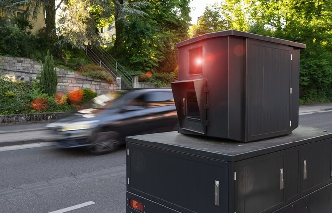 Darf man sich vor den Blitzern warnen lassen?<span class='image-autor'>Foto: r.classen / shutterstock.com</span>