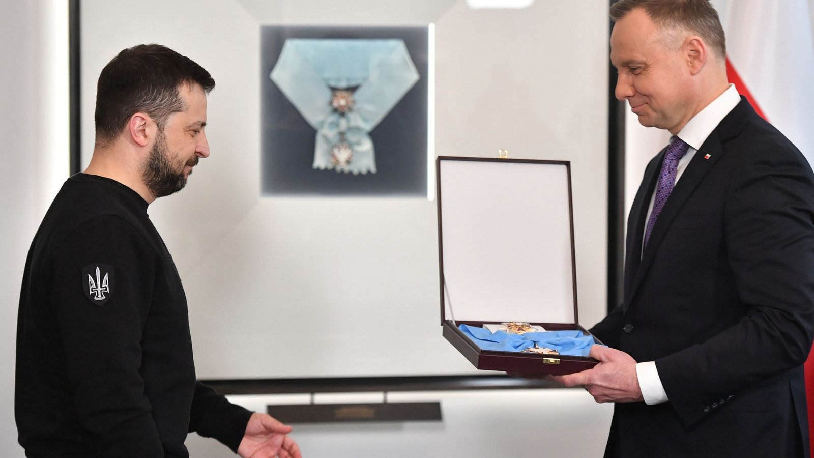 Der damalige Präsident Andrzej Duda hatten Selenskyj den Orden vor drei Jahren überreicht. (Archivbild)Foto: Radek Pietruszka/PAP/dpa Der damalige Präsident Andrzej Duda hatten Selenskyj den Orden vor drei Jahren überreicht. (Archivbild)Foto: Radek Pietruszka/PAP/dpa
