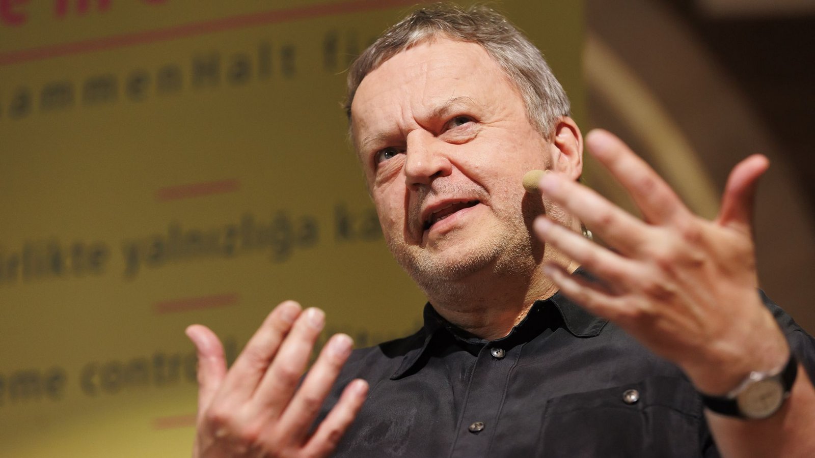 Der Eva-Vorstandschef Klaus Käpplinger ist auch Aufsichtsratsvorsitzender der Neuen Arbeit – damit verantwortet er den Führungswechsel bei der Eva-Tochtergesellschaft.Foto: Lichtgut/Julian Rettig Der Eva-Vorstandschef Klaus Käpplinger ist auch Aufsichtsratsvorsitzender der Neuen Arbeit – damit verantwortet er den Führungswechsel bei der Eva-Tochtergesellschaft.Foto: Lichtgut/Julian Rettig