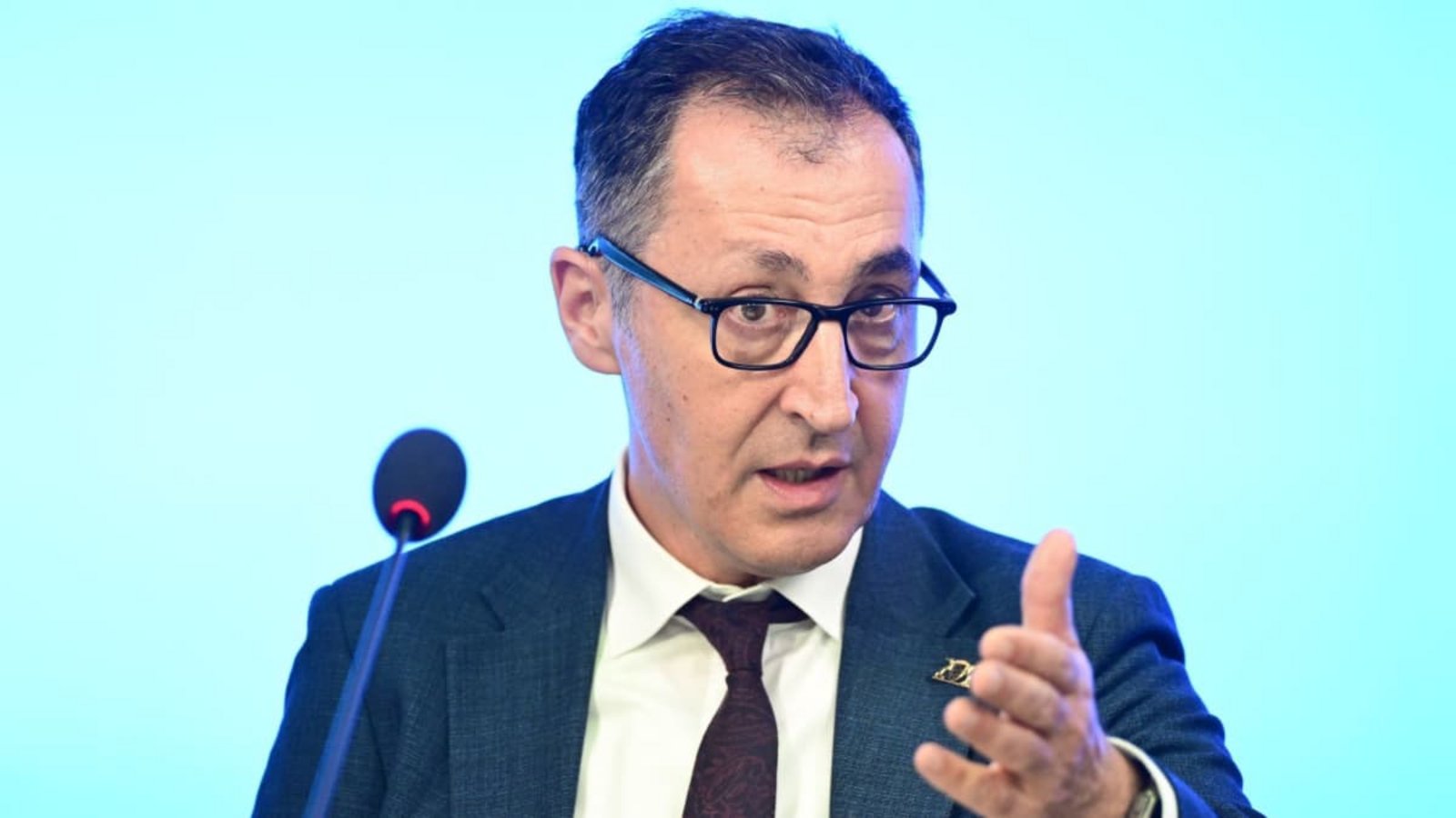 Nach dem Willen von Cem Özdemir soll Boris Palmer die Landesregierung in allen Ressorts beim Bürokratieabbau beraten.Bernd Weißbrod/dpa Nach dem Willen von Cem Özdemir soll Boris Palmer die Landesregierung in allen Ressorts beim Bürokratieabbau beraten.Bernd Weißbrod/dpa