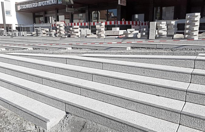 Am Markt in Sersheim entsteht die „Spanische Treppe“. Foto: Glemser