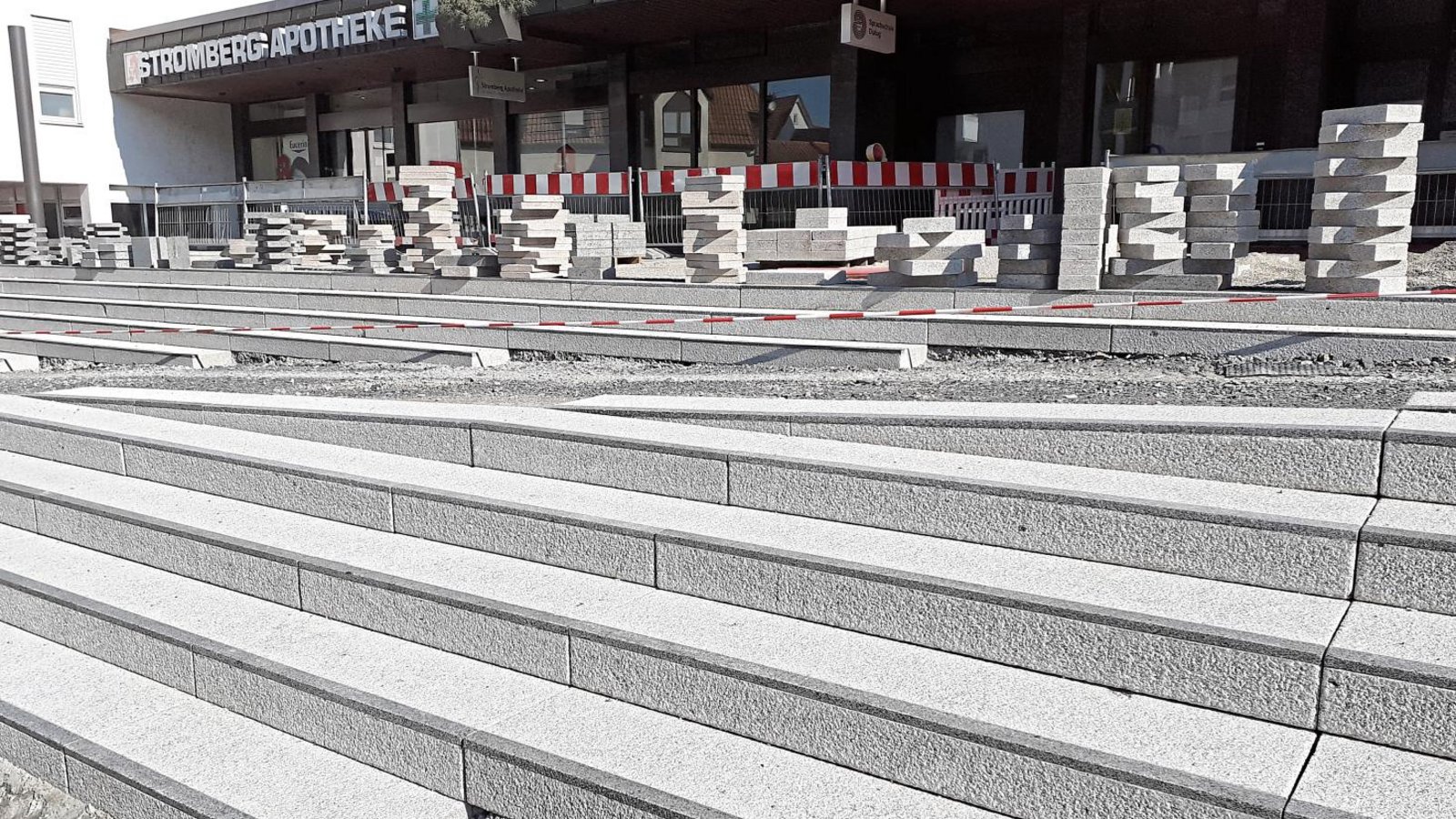 Am Markt in Sersheim entsteht die „Spanische Treppe“. Foto: Glemser