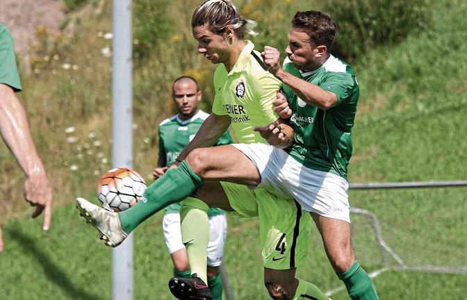 Mattia Maggio hat im Lauf seiner Karriere schon viele Trikots getragen – in diesem Fall das hellgrüne des FC Nöttingen. Foto: Archiv/Baumann