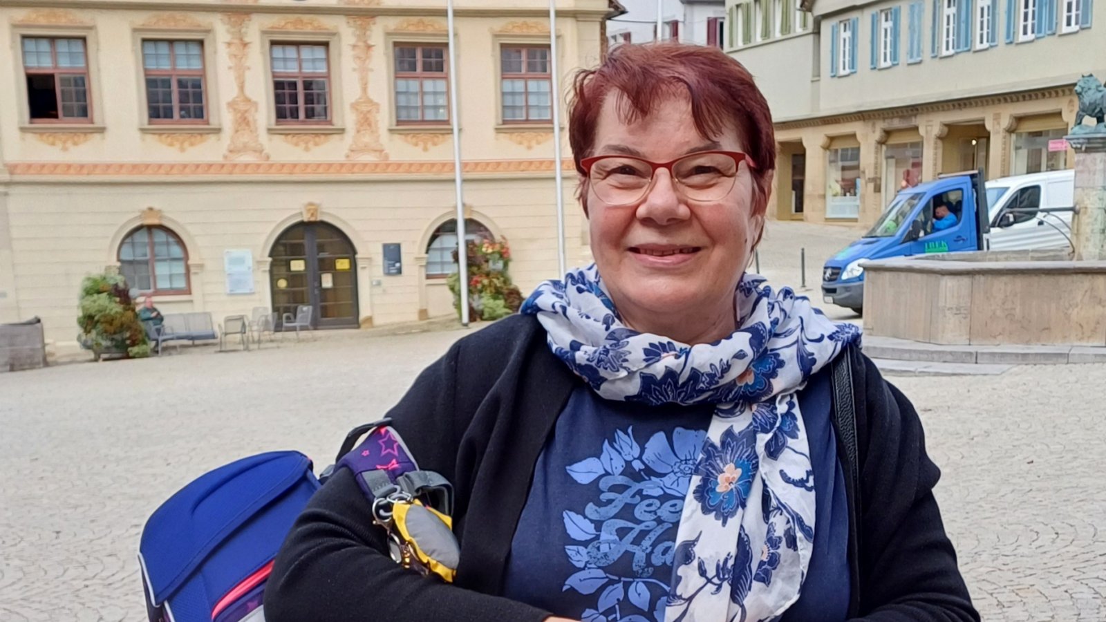 Wie gut, dass die Oma gerne alles trägt.  Foto: Rücker