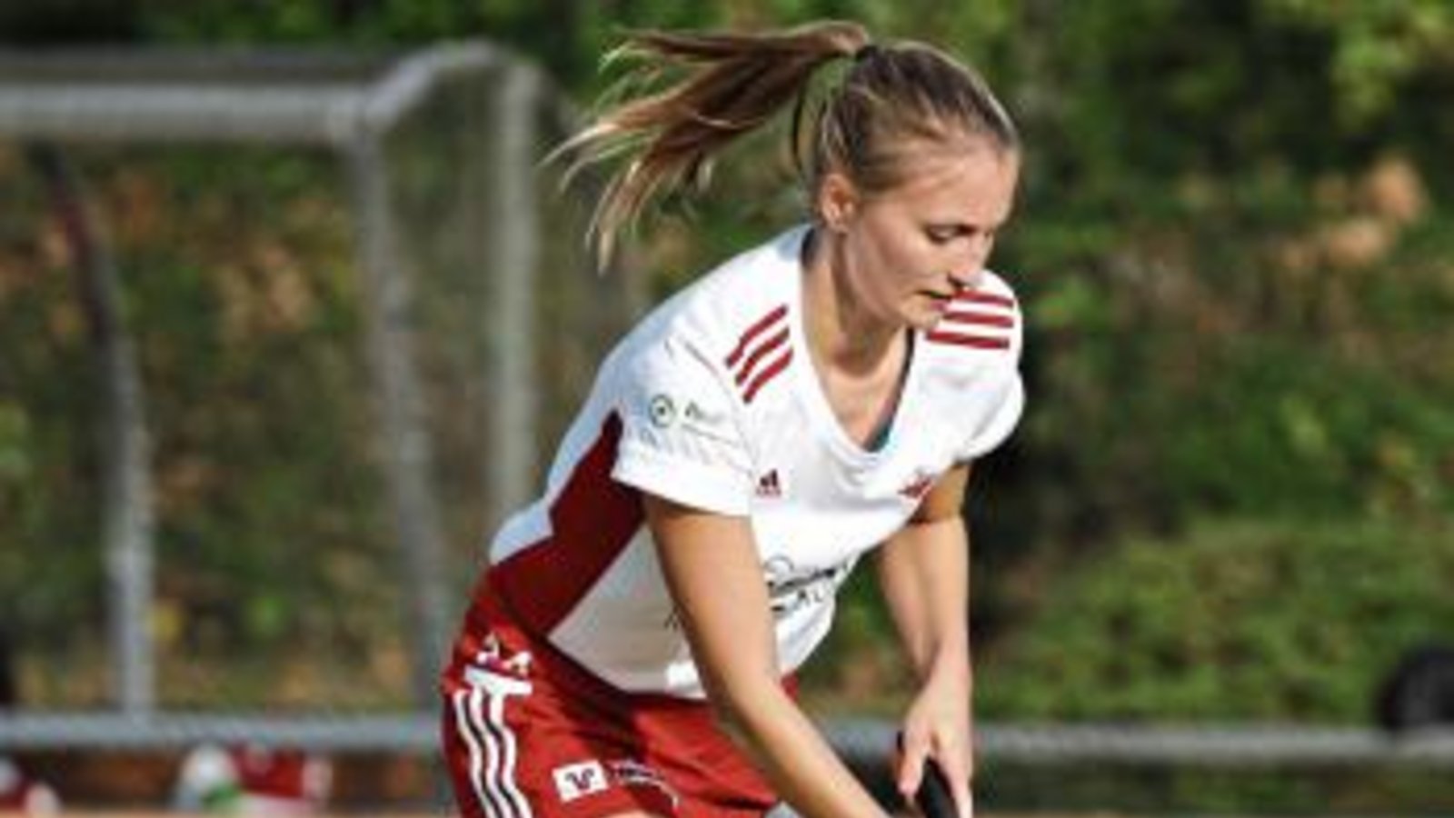 Julia Preiß, die beim Club an der Enz Vaihingen das Hockeyspielen gelernt hat, traf im Turnier gegen HG Nürnberg zum 2:1. Foto: Baumann Julia Preiß, die beim Club an der Enz Vaihingen das Hockeyspielen gelernt hat, traf im Turnier gegen HG Nürnberg zum 2:1. Foto: Baumann