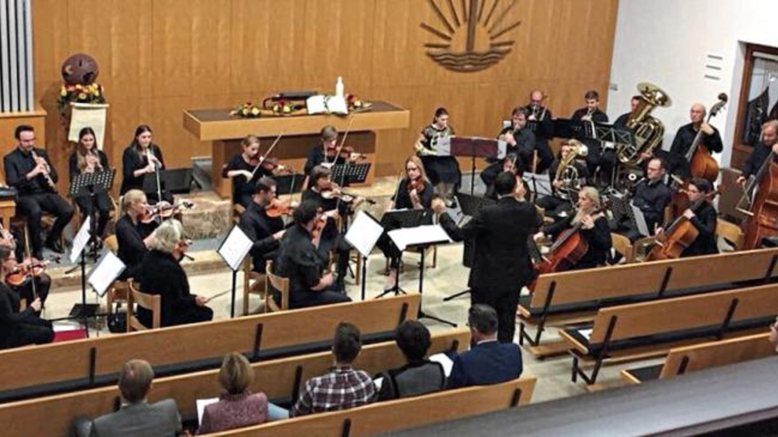 Das Orchester des Kirchenbezirks Bietigheim-Bissingen ist in Nussdorf zu Gast. Foto: p Das Orchester des Kirchenbezirks Bietigheim-Bissingen ist in Nussdorf zu Gast. Foto: p