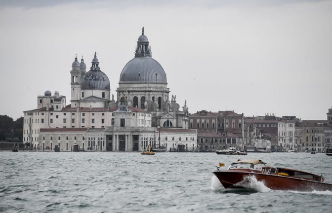 In der Lagune von Venedig sind viele Wassertaxis unterwegs. (Archivbild)<span class='image-autor'>Claudio Furlan/LaPresse via ZUMA Press/dpa</span>