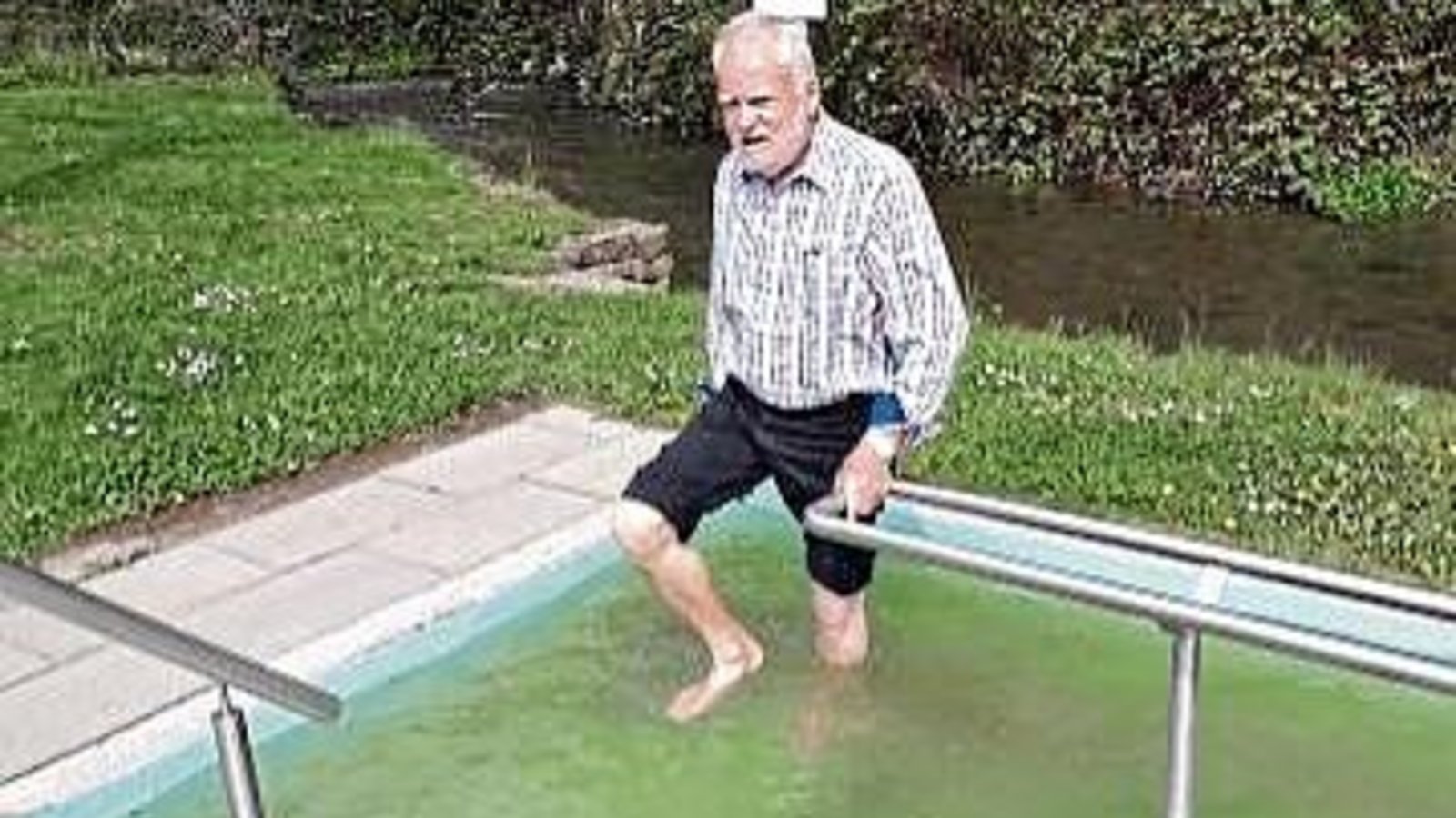 Das Wassertretbecken in Riet ist eröffnet. Foto: p
