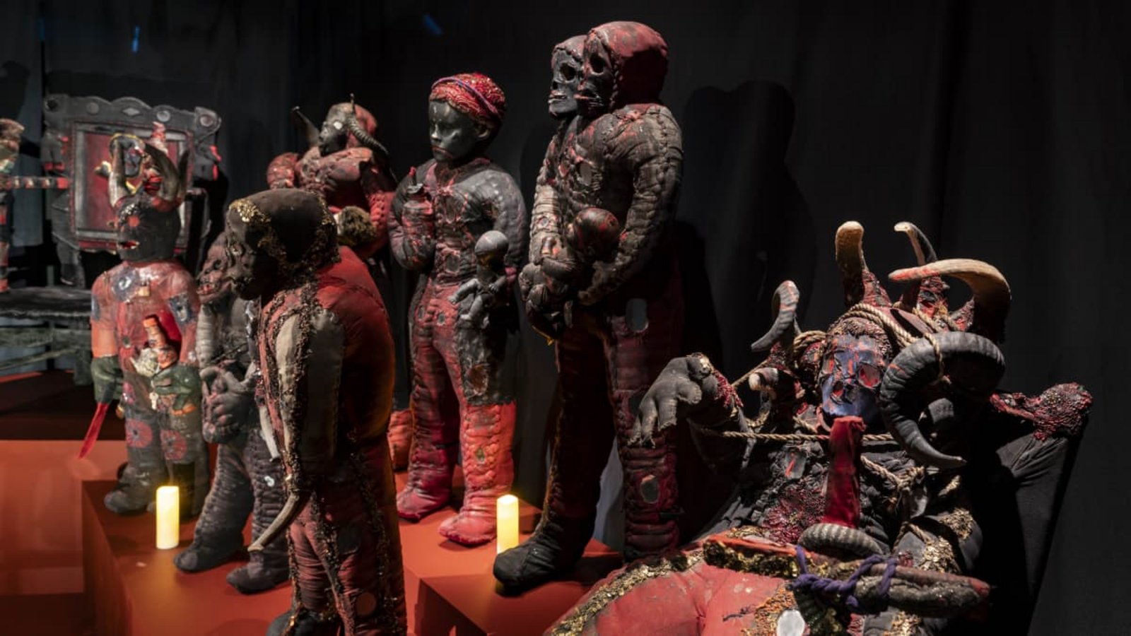 Voodoo-Tribunal in der Ausstellung „Zombies - Die Ursprünge“ im Linden-MuseumBureau National d'Ethnologie, Port-au-Prince/Dominik Drasdow