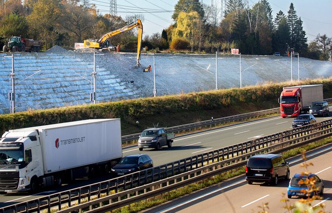 An der Bahnstrecke nach Wendlingen wird wieder gearbeitet.<span class='image-autor'>Foto: Ines /Rudel</span>