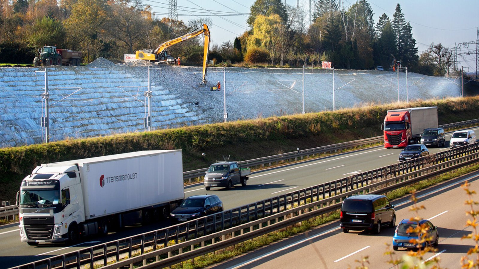 An der Bahnstrecke nach Wendlingen wird wieder gearbeitet.Foto: Ines /Rudel An der Bahnstrecke nach Wendlingen wird wieder gearbeitet.Foto: Ines /Rudel