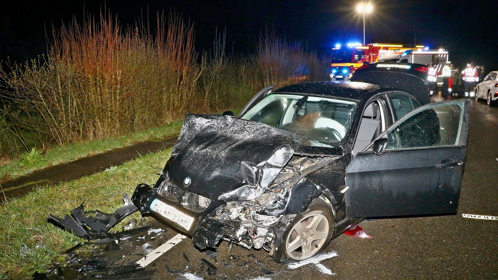 Insgesamt vier Fahrzeuge waren in dem Unfall verwickelt.Foto: KS-Images.de /Andreas Rometsch Insgesamt vier Fahrzeuge waren in dem Unfall verwickelt.Foto: KS-Images.de /Andreas Rometsch