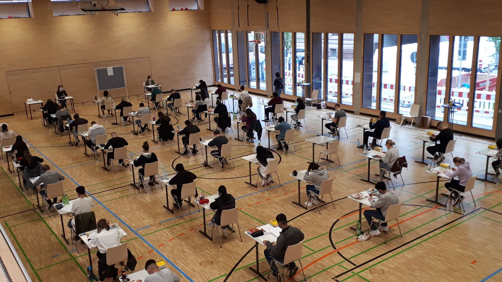 Mit dem Kernfach Deutsch startet die Prüfungsphase.Foto: Schloss-Realschule Stuttgart Mit dem Kernfach Deutsch startet die Prüfungsphase.Foto: Schloss-Realschule Stuttgart