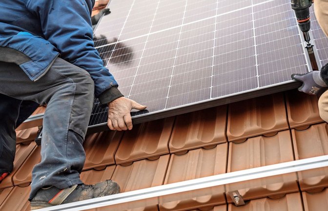 Wer noch eine Förderung für seine Solaranlage bekommen will, muss sich sputen. Womöglich streicht der Bund den EEG-Zuschuss komplett.<span class='image-autor'>Foto: dpa/Florian Schuh</span>