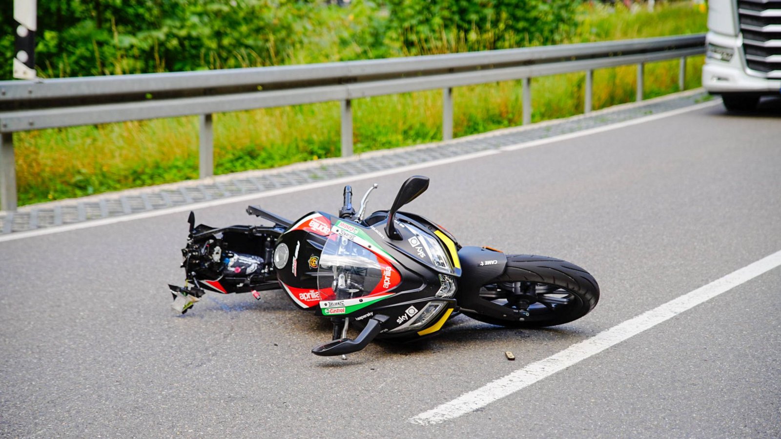 Der an den Fahrzeugen entstandene Sachschaden dürfte rund 11.000 Euro betragen.Foto: 7aktuell.de | 7aktuell Der an den Fahrzeugen entstandene Sachschaden dürfte rund 11.000 Euro betragen.Foto: 7aktuell.de | 7aktuell