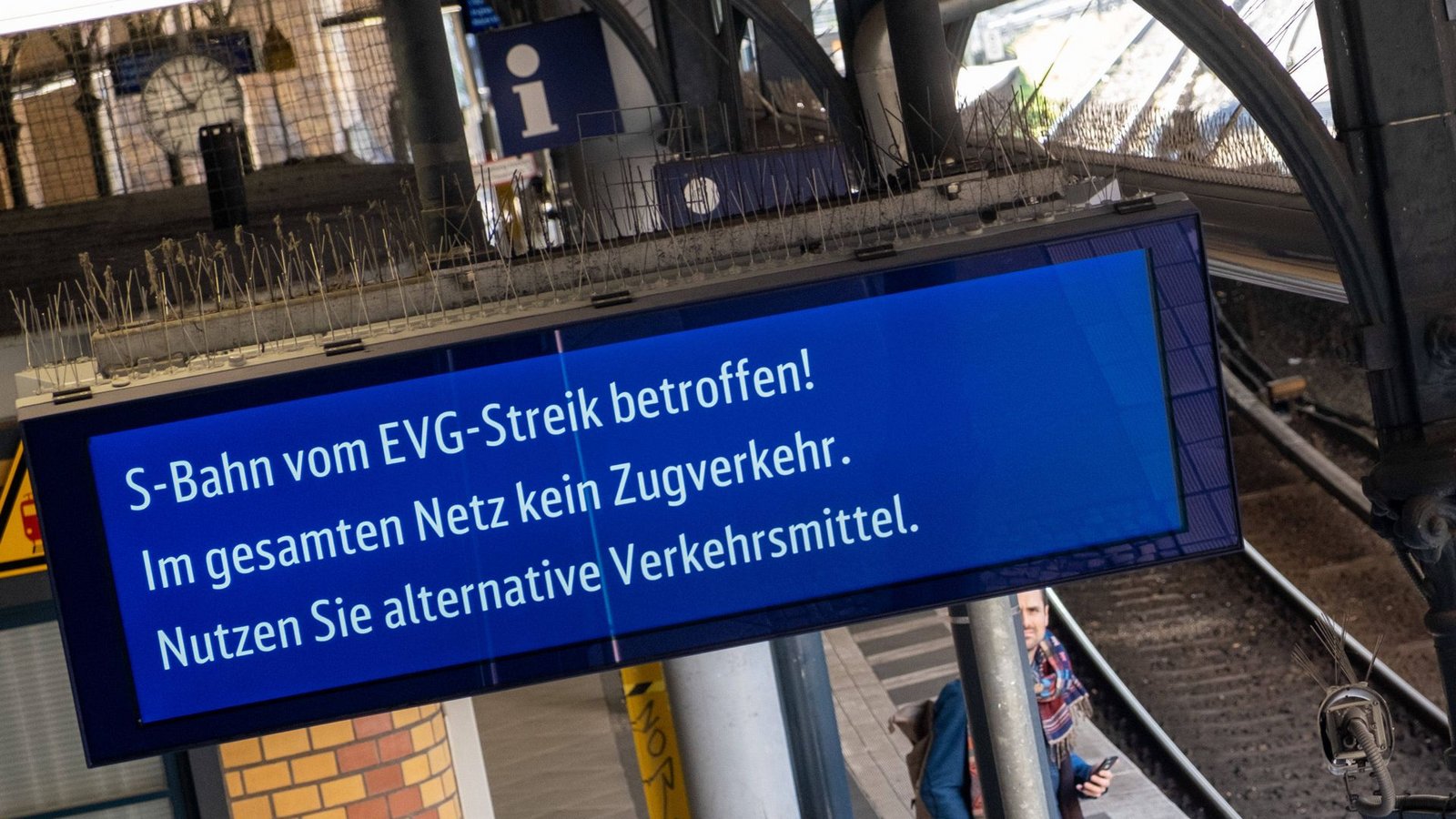 Der Tarifkonflikt zwischen der DB und der EVG dauert seit Ende Februar an.Foto: IMAGO/Seeliger/IMAGO/snapshot-photography/T.Seeliger Der Tarifkonflikt zwischen der DB und der EVG dauert seit Ende Februar an.Foto: IMAGO/Seeliger/IMAGO/snapshot-photography/T.Seeliger