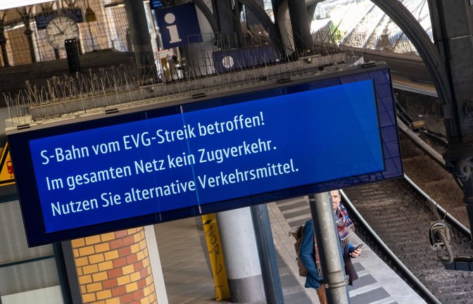 Der Tarifkonflikt zwischen der DB und der EVG dauert seit Ende Februar an.<span class='image-autor'>Foto: IMAGO/Seeliger/IMAGO/snapshot-photography/T.Seeliger</span>