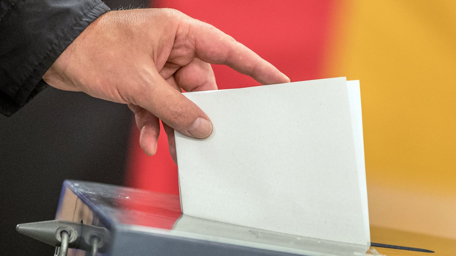 Ist man mit 16 Jahren schon reif für die Teilnahme an einer Bundestagswahl?Foto: dpa