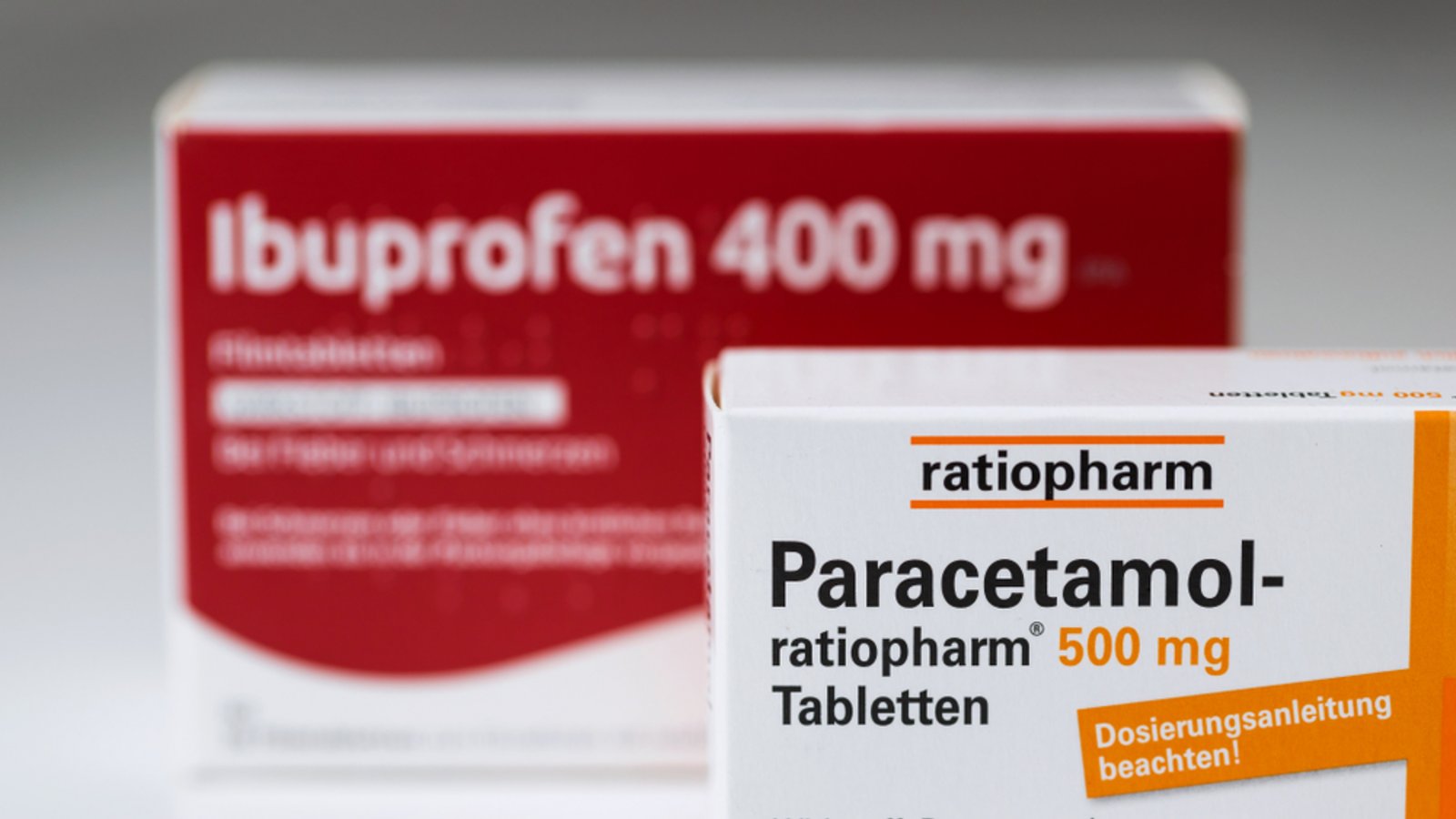 Kann man die beiden Schmerzmittel miteinander kombinieren?Foto: Tobias Arhelger / shutterstock.com Kann man die beiden Schmerzmittel miteinander kombinieren?Foto: Tobias Arhelger / shutterstock.com