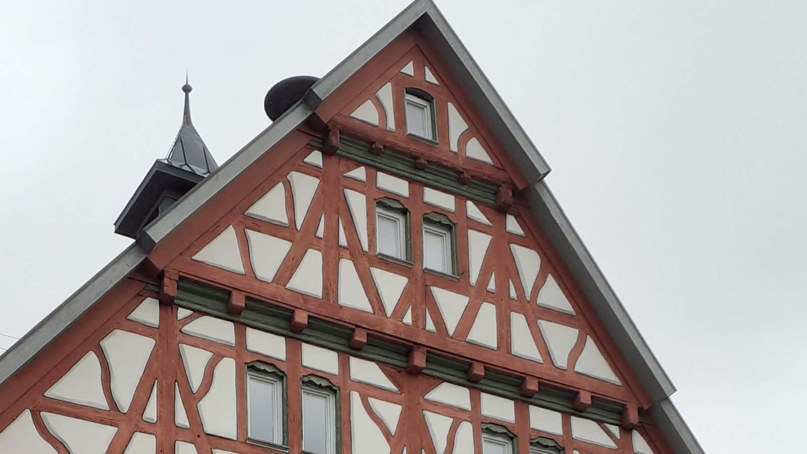In Oberriexingen stehen in Kürze gleich zwei Wahlen an, mit denen über die politische Arbeit im Rathaus entschieden wird.  Archivfoto: VKZ