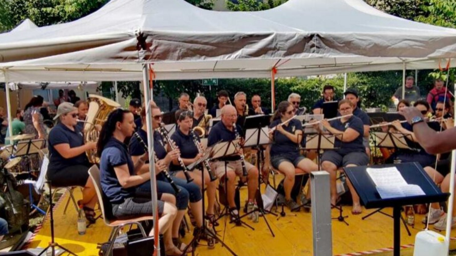 Hier spielt die Musik: Der Musikverein Illingen spielt beim Sommerfest. Foto: p Hier spielt die Musik: Der Musikverein Illingen spielt beim Sommerfest. Foto: p