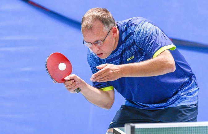 Frank Romann hat im Doppel und im Einzel zum klaren 9:3-Sieg des TSV Aurich in Münchingen beigetragen. <span class='image-autor'>Foto: Archiv/Leitner</span>