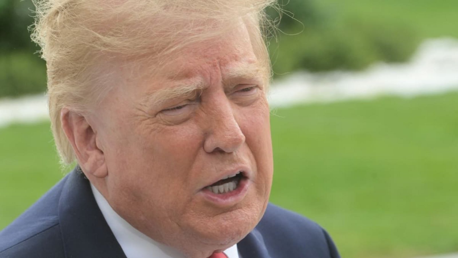 US-Präsident Donald Trump spricht auf dem Südrasen des Weißen Hauses mit Journalisten, bevor er an Bord der «Marine One» geht.Rod Lamkey/AP/dpa US-Präsident Donald Trump spricht auf dem Südrasen des Weißen Hauses mit Journalisten, bevor er an Bord der «Marine One» geht.Rod Lamkey/AP/dpa