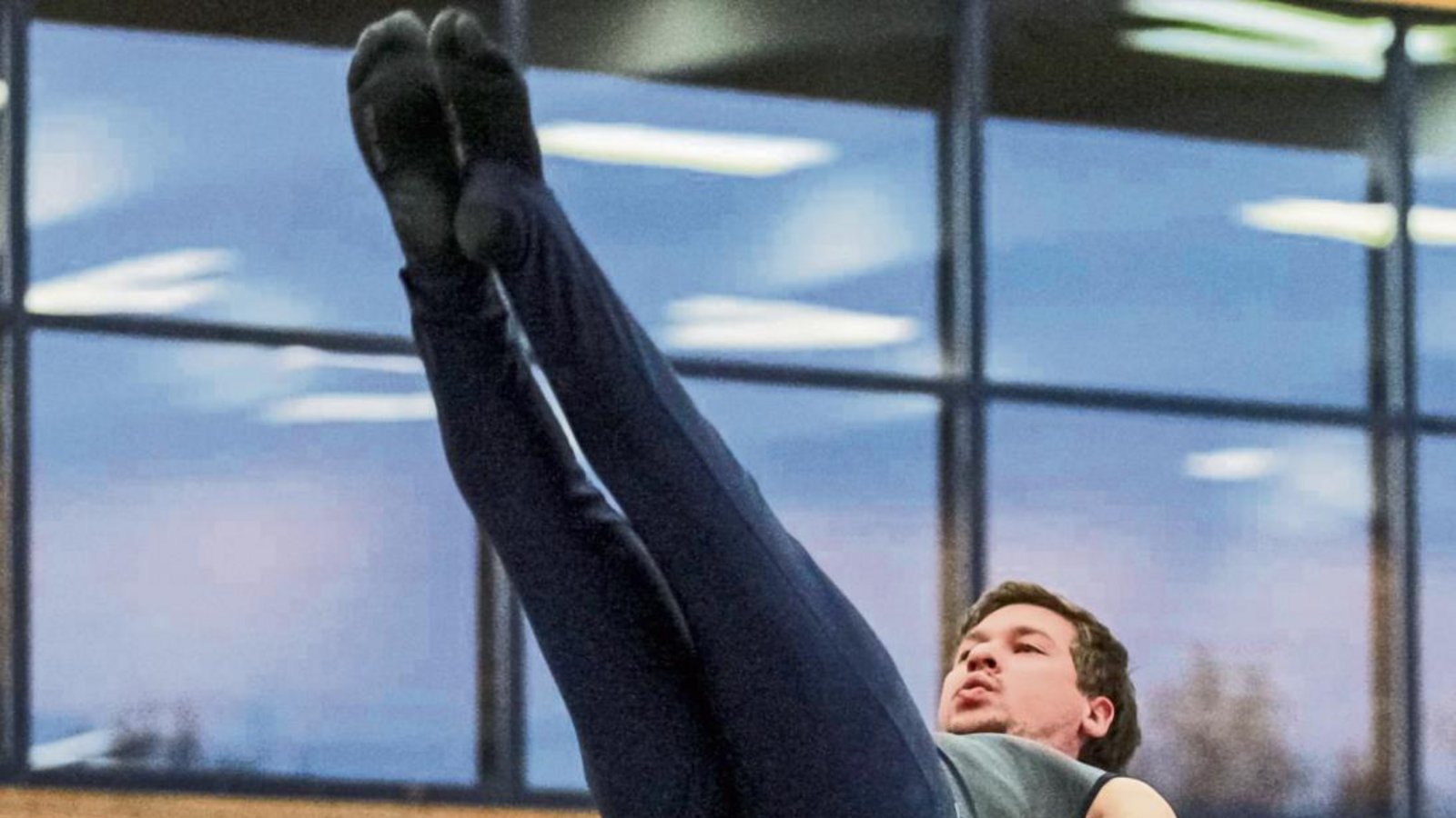 Michael Grösch turnt seine Übung am Barren. Mit den Leistungen der TG-Akteure war Betreuer Fred Bulling aber nicht ganz zufrieden. Foto: Simecek Michael Grösch turnt seine Übung am Barren. Mit den Leistungen der TG-Akteure war Betreuer Fred Bulling aber nicht ganz zufrieden. Foto: Simecek