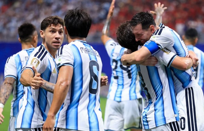 Argentinien bekommt es in der K.o.-Runde der WM 2026 mit der Schweiz zu tun.<span class='image-autor'>ELSA/afp</span>