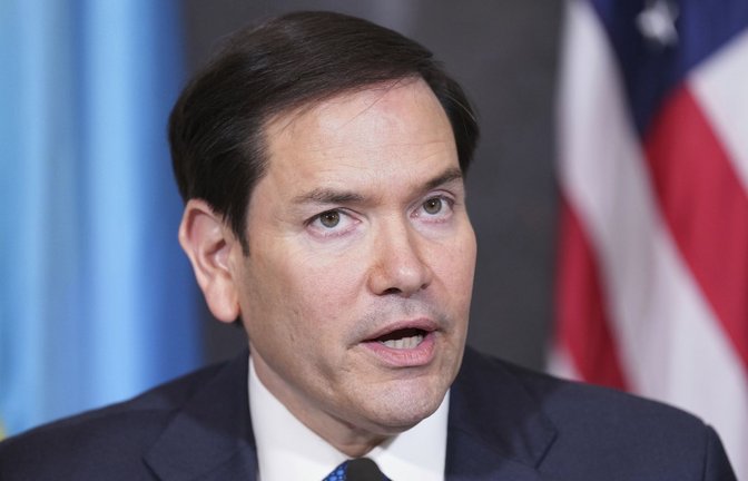 US-Außenminister Marco Rubio hat am Dienstag eine Aussetzung der Verfahren für Studentenvisa angeordnet (Archivfoto).<span class='image-autor'>Foto: Jacquelyn Martin/AP/dpa/Jacquelyn Martin</span>