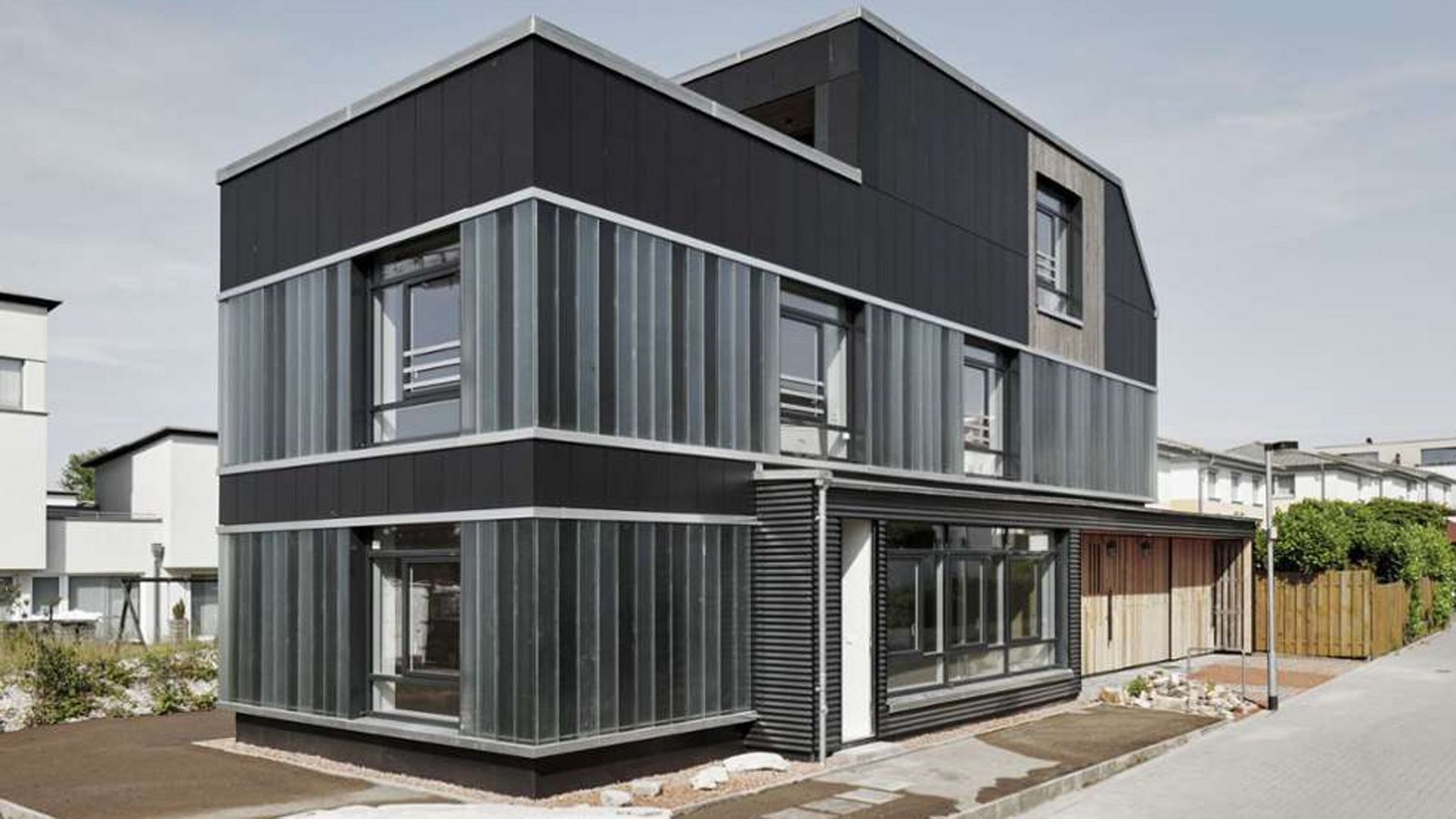 Ein Haus, komplett entworfen aus bestehendem Material. Es steht in Hannover und hat viele Auszeichnungen erhalten. Nachahmer? Sucht man.Foto: Olaf Mahlstedt/Cityförster Ein Haus, komplett entworfen aus bestehendem Material. Es steht in Hannover und hat viele Auszeichnungen erhalten. Nachahmer? Sucht man.Foto: Olaf Mahlstedt/Cityförster