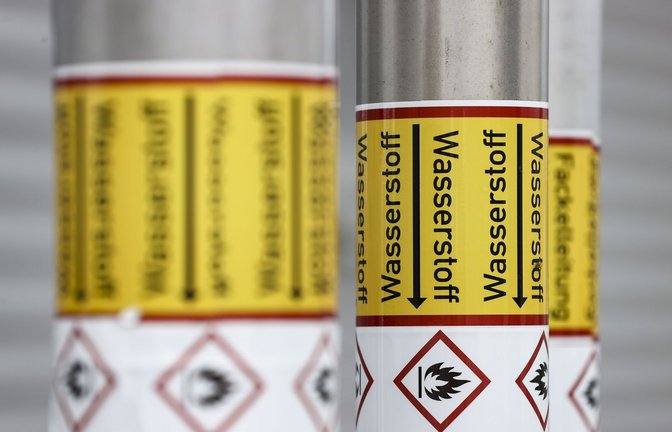 Wasserstoff muss  chemisch erzeugt werden,  beispielsweise durch die Elektrolyse von Wasser oder die Methan-Reduktion.<span class='image-autor'>Foto: dpa/Jan Woitas</span>