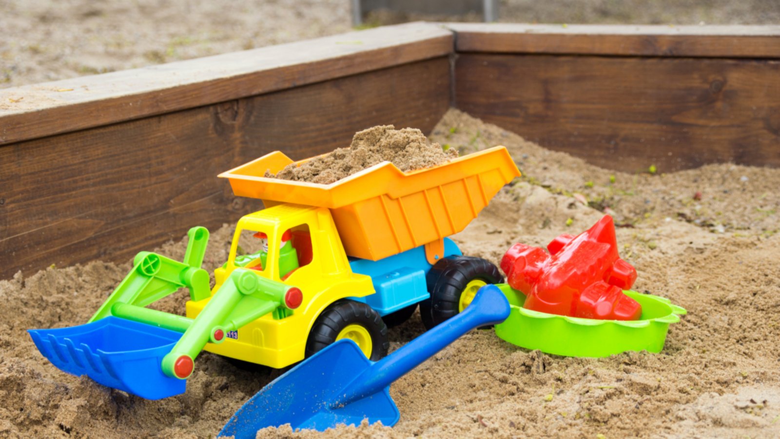 Wohin mit dem alten Sandkastensand?Foto: PhotographyByMK / shutterstock.com Wohin mit dem alten Sandkastensand?Foto: PhotographyByMK / shutterstock.com