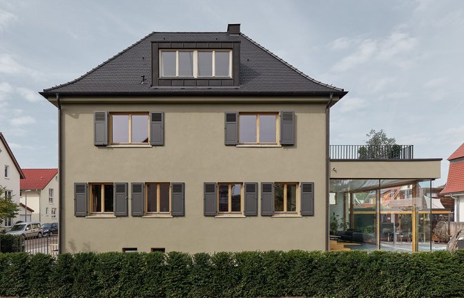 Immer noch Sehnsuchtsort auch junger Familien – ein Einfamilienhaus wie dieses in Kirchheim unter Teck, saniert und umgebaut von dem Stuttgarter Architekten Thilo Holzer.<span class='image-autor'>Foto: Zooey Braun /Holzer Architekten</span>