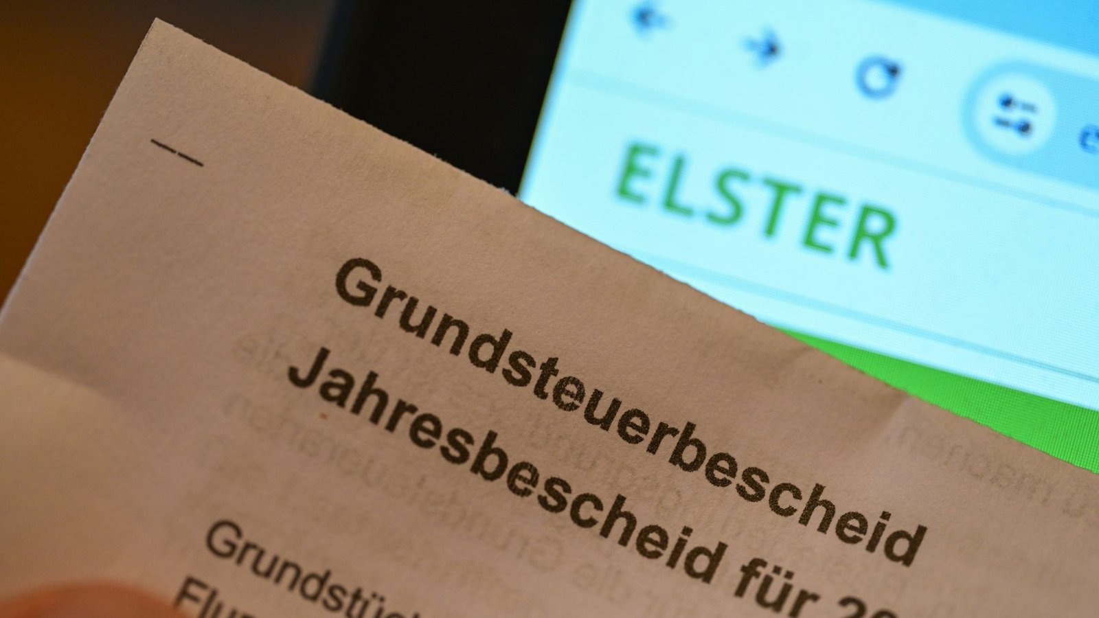Die Grundsteuerbescheide werden für viele teurer werden.Foto: dpa/Bernd Weißbrod