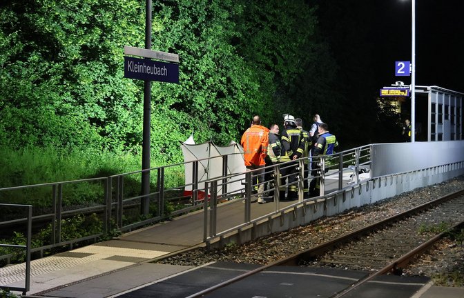 Am Bahnsteig im bayerischen Kleinheubach sind zwei Männer ums Leben gekommen.<span class='image-autor'>Foto: Ralf Hettler/dpa</span>