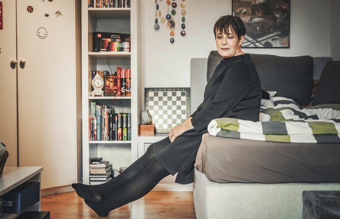 Sonja Thum im Zimmer ihres Sohnes Lukas. Dort ist alles, wie er es vor dreieinhalb Jahren verlassen hat.<span class='image-autor'>Foto: © sichtlichmensch/Andy Reiner</span>