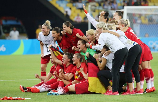 Ihren letzten großen Titel feierten die deutschen Fußball-Frauen mit dem Olympiasieg 2016 in Rio.<span class='image-autor'>Foto: imago images/Rene Schulz/imago sportfotodienst</span>