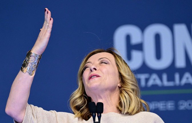 Auf der Rechts-Achse: Giorgia Meloni<span class='image-autor'>Foto: AFP/TIZIANA FABI</span>