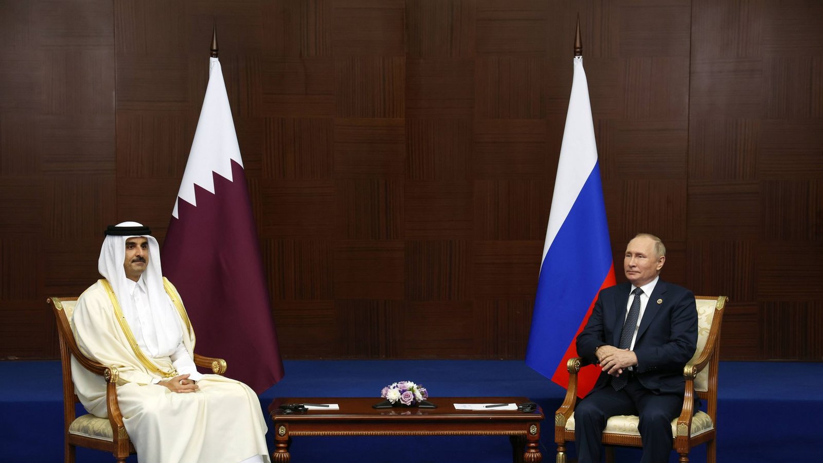 Tamim bin Hamad Al-Thani und Wladimir PutinFoto: IMAGO/SNA/IMAGO/Vyacheslav Prokofyev
