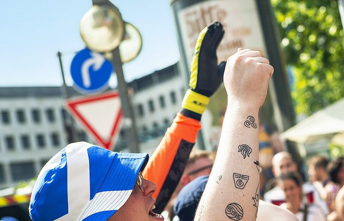 Schottische Fans feiern am Wochenende auf dem Schlossplatz.Schottische Fans feiern am Wochenende auf dem Stuttgarter Schlossplatz.<span class='image-autor'>Foto: Lichtgut/Leif Piechowski</span>