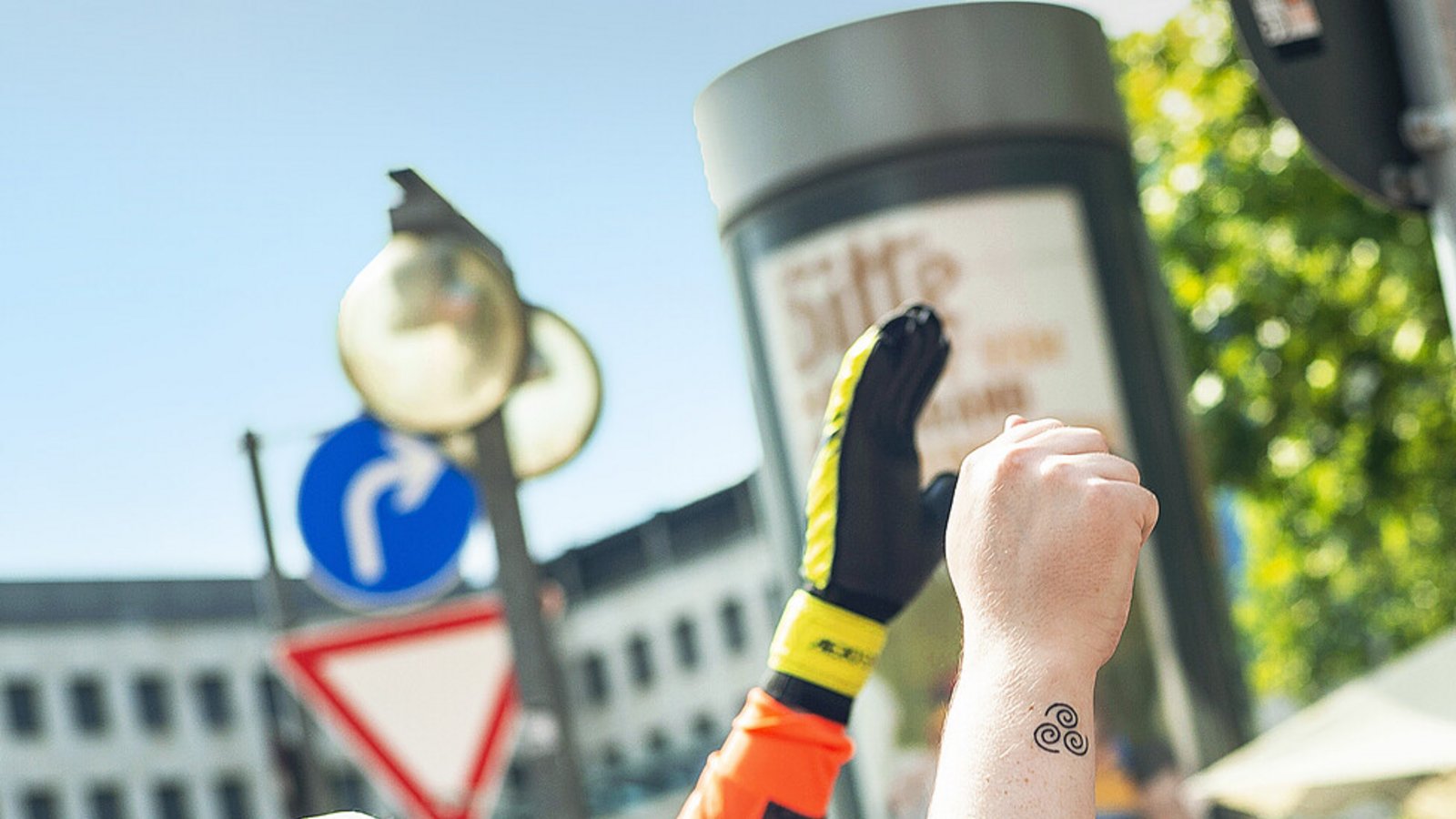 Schottische Fans feiern am Wochenende auf dem Schlossplatz.Schottische Fans feiern am Wochenende auf dem Stuttgarter Schlossplatz.Foto: Lichtgut/Leif Piechowski Schottische Fans feiern am Wochenende auf dem Schlossplatz.Schottische Fans feiern am Wochenende auf dem Stuttgarter Schlossplatz.Foto: Lichtgut/Leif Piechowski